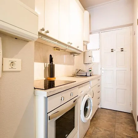 Quiet Flat With Terrace 2 Min To Seafront 아파트 *